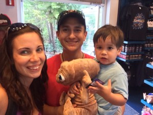family of thismomhere posing with ET Plush